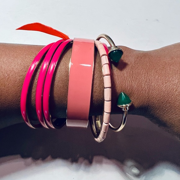 Set of Multicolored Fashion Bangles - Picture 1 of 3